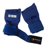 Blaue Rewon Handbandagen, ideal für Boxen und Fitness, aus atmungsaktivem, elastischem Gelmaterial, bequem unter Box- und MMA-Handschuhen.